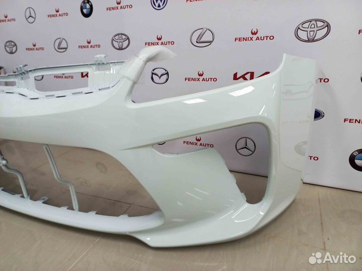 Передний бампер Белый на Kia Rio 4