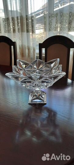 Хрустальная ваза для фруктов на ножке