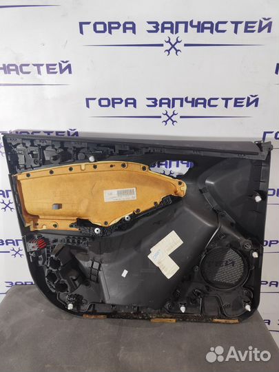 Обшивка двери передней правой Ford Focus 3