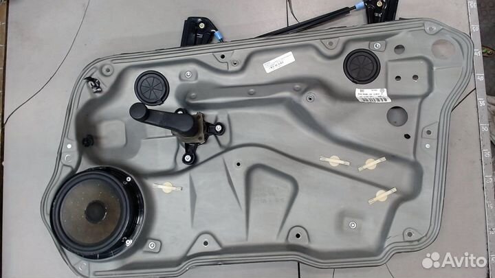 Стеклоподъемник механический Volkswagen Bora, 2001