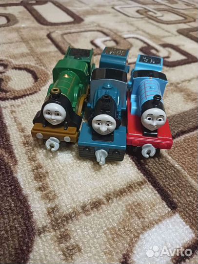 Игрушки паровозики Томас