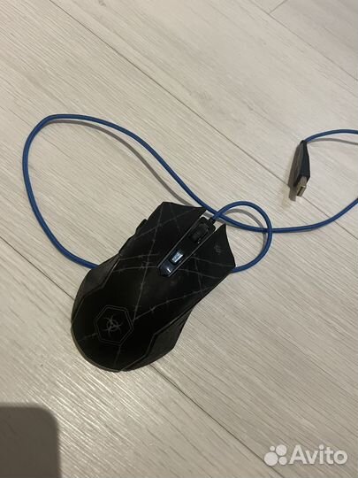 Игровая клавиатура и мышь