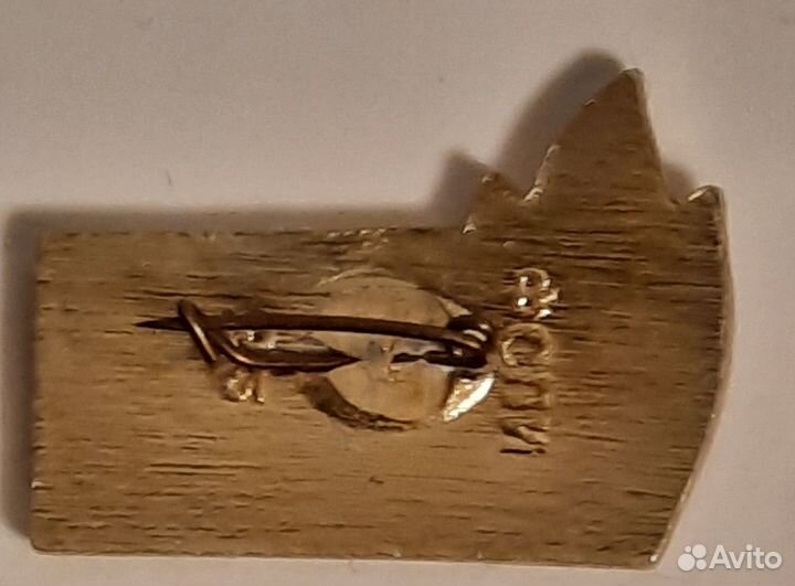 Значки Артек