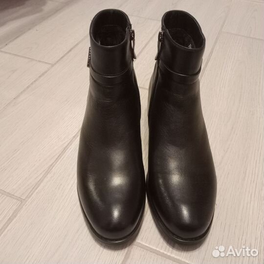 Ботильоны натуральная кожа новые 40