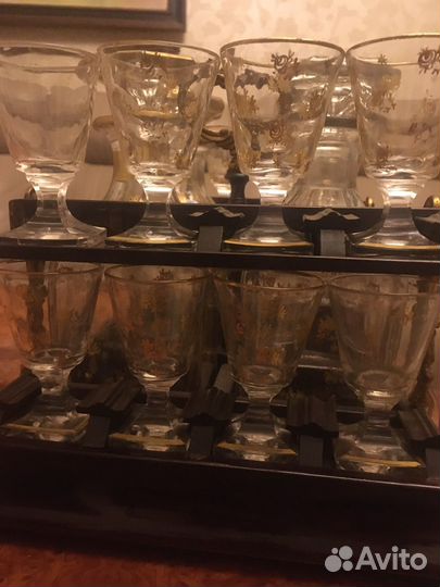 Антикварный набор стеклянной посуды