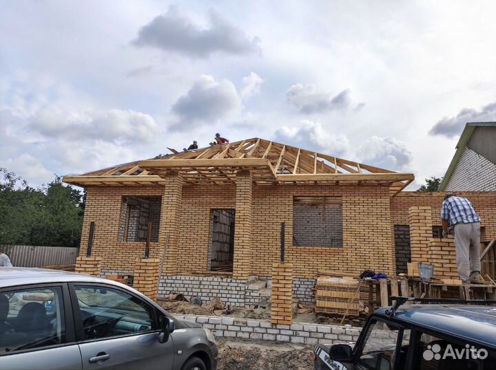 Бригада строителей