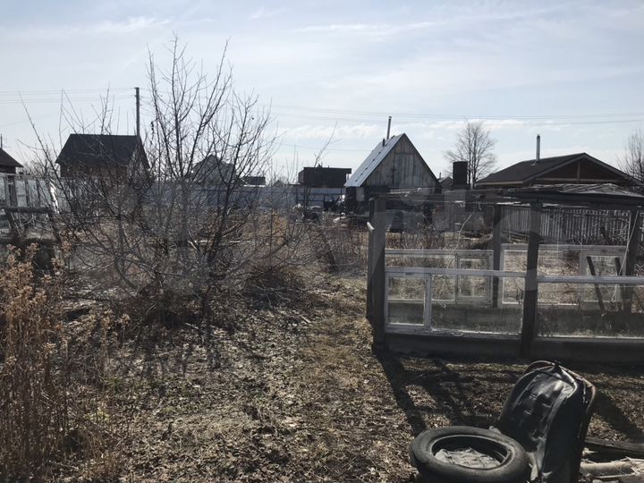 Дача 20 м² на участке 8 сот.