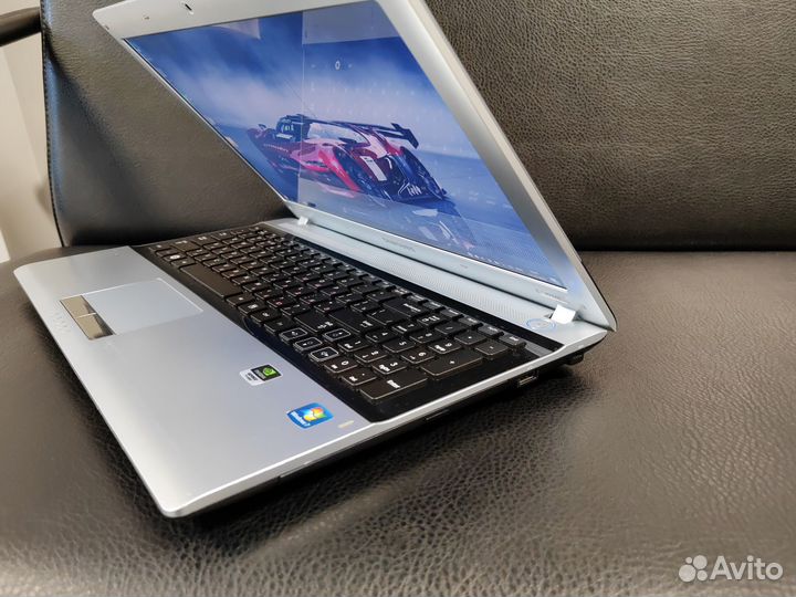 Игровой Samsung/ i5-2430M / GT 520M /SSD 256GB