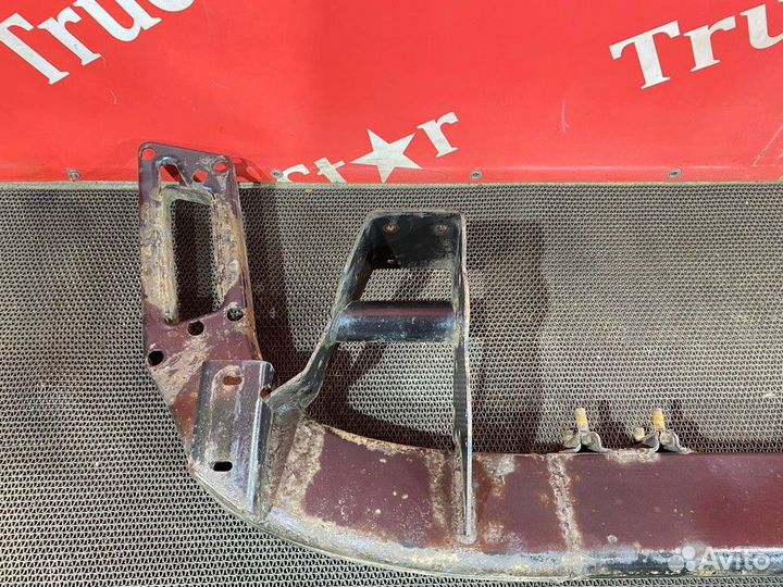 Усилитель переднего бампера