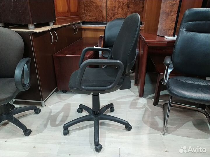 Кресло компьютерное комфорт (ткань) б/у