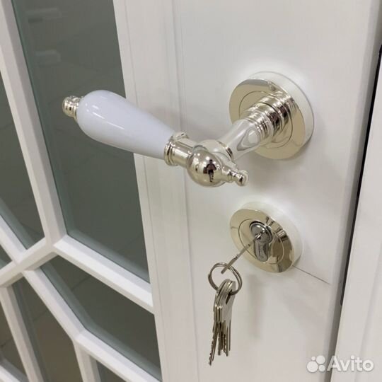 Дверные ручки классика и хайтек