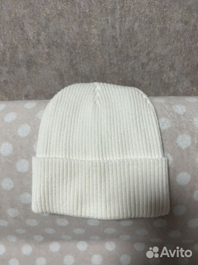 Шапка белая женская
