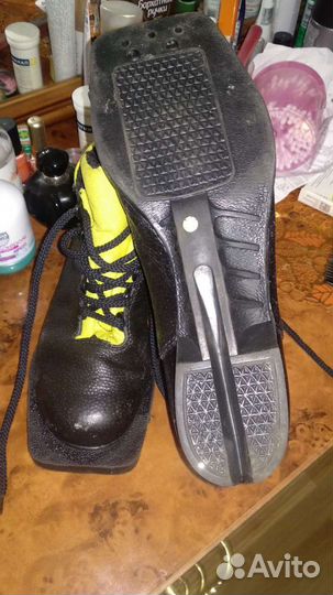 Лыжные ботинки