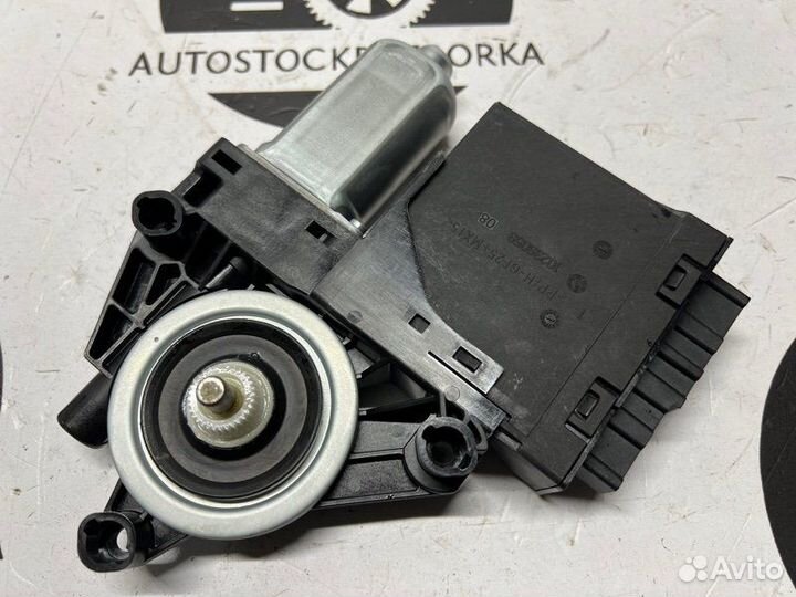 Моторчик стеклоподьемника передний левый Volvo