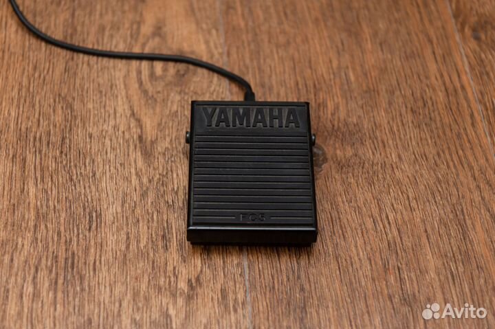 Синтезатор-аранжировочная станция Yamaha PSR-S670