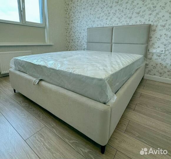 Кровать двуспальная