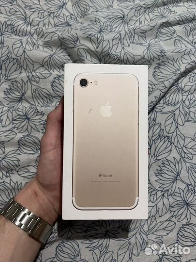 Телефон iPhone 7 32 гб