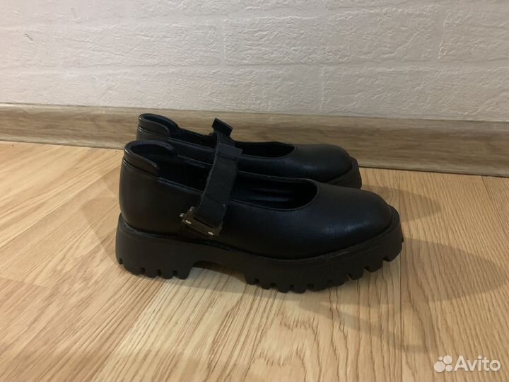 Лоферы женские