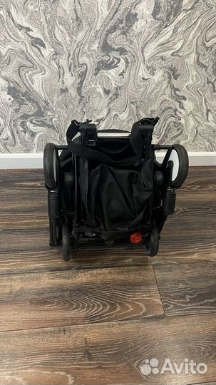 Прогулочная коляска yoya