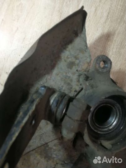 Поворотный кулак со ступицей audi 80 b3