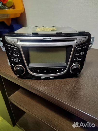 Штатная магнитола на hyundai solaris 1