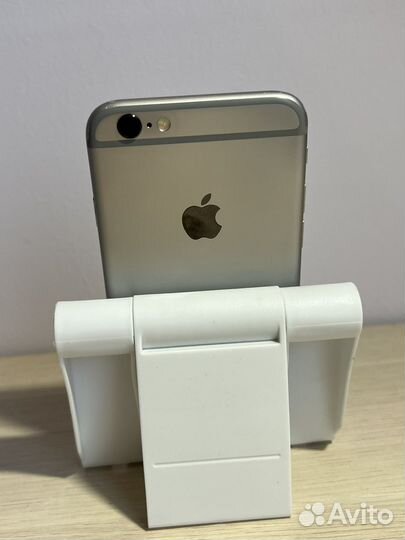 Телефон iPhone 6s