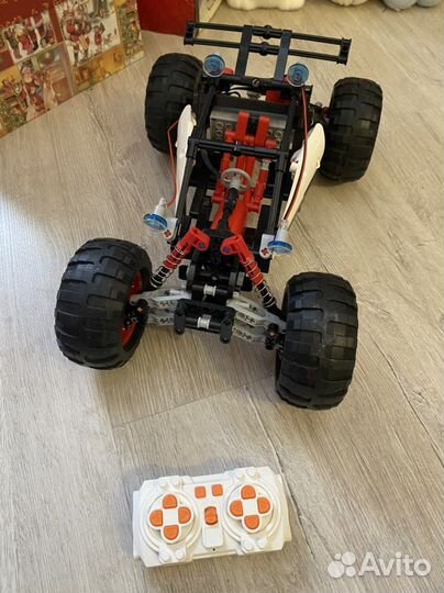Машинка лего на пульте управления