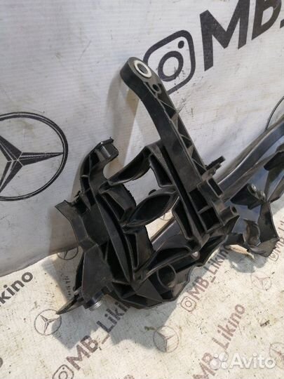 Кронштейн фары правый Audi A4 B8