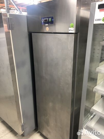 Холодильный шкаф