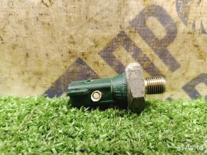 Датчик давления масла двс Volkswagen Jetta седан