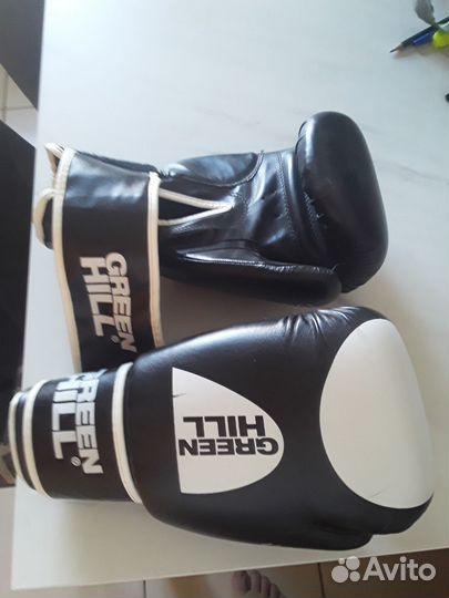 Боксерские перчатки 12 oz
