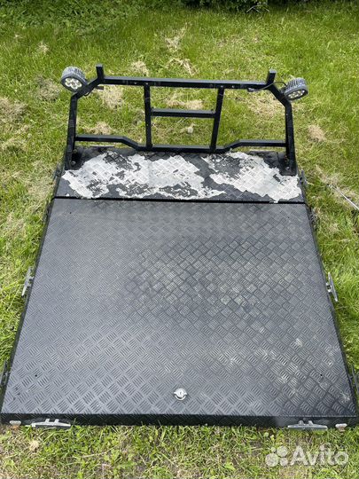 Крышка багажника Triffid tracks