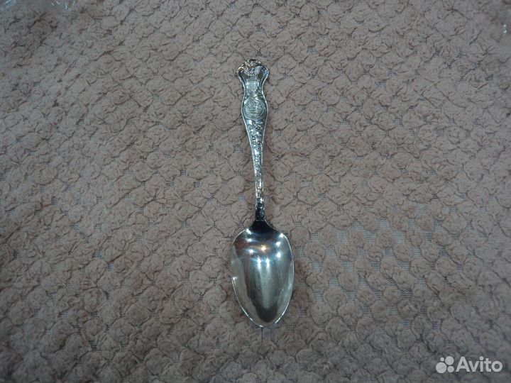 Посеребренная коллекционная десертная ложка