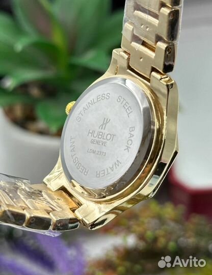 Часы наручные женские Hublot