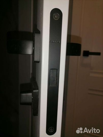 Установка межкомнатных дверей