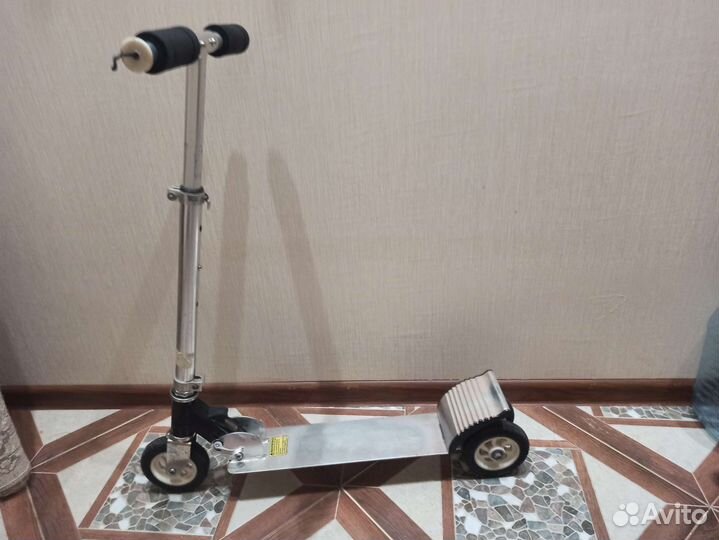 Самокат детский трехколесный