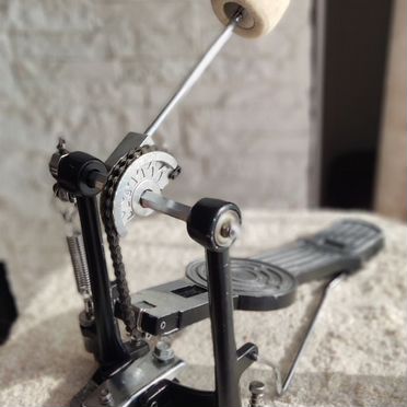 Педаль для бас барабана бочки