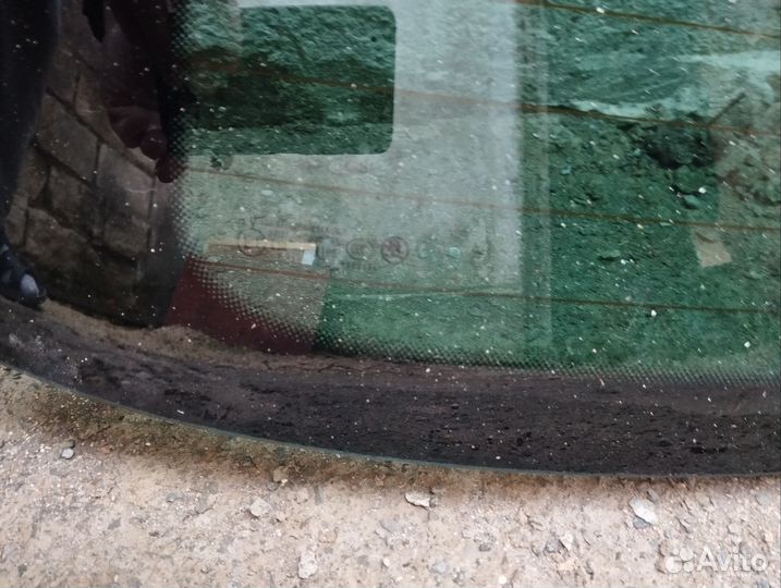 Заднее стекло Шкода fabia 2012