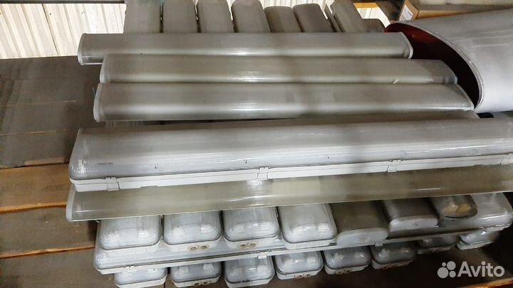 Светильник потолочный люминисцентный