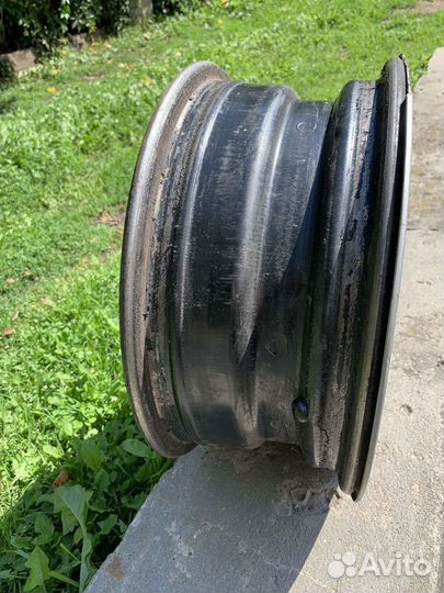 Штамповки на Пежо с колпаками r15