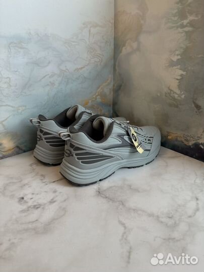 Кроссовки Bona 45 размер