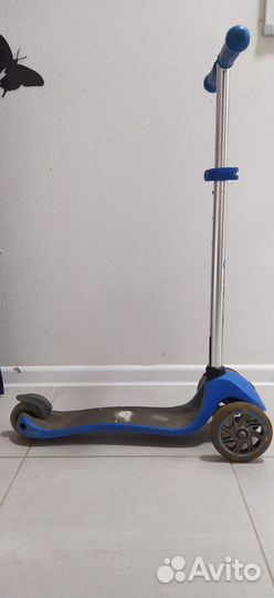 Самокат glober со светящимися колесами