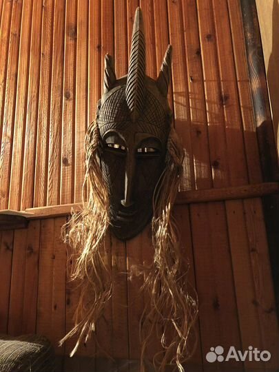 Маски из дерева интерьерные
