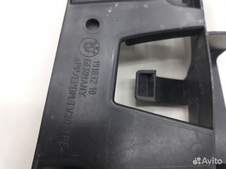 Адаптер 51758075658 в передний бампер бмв 3 G20