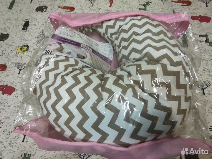 Подушка бумеранг с фиксатором