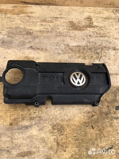 Накладка двигателя VW Passat B7