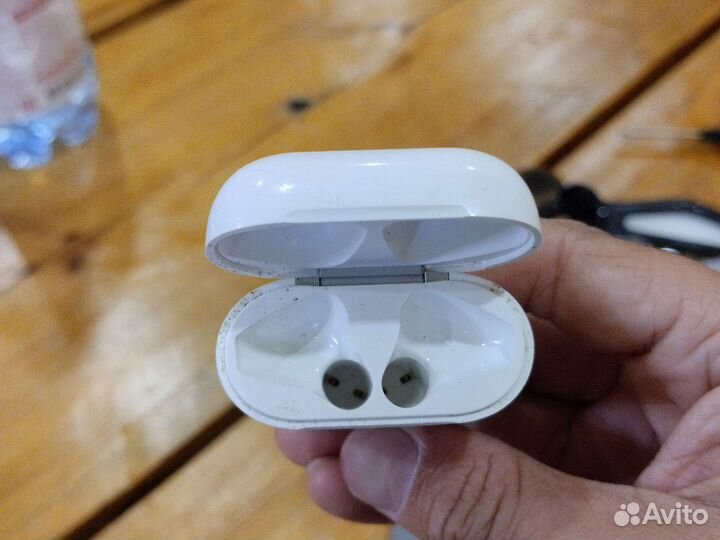 Беспроводные наушники apple airpods