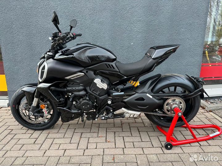 Ducati Diavel V4 New