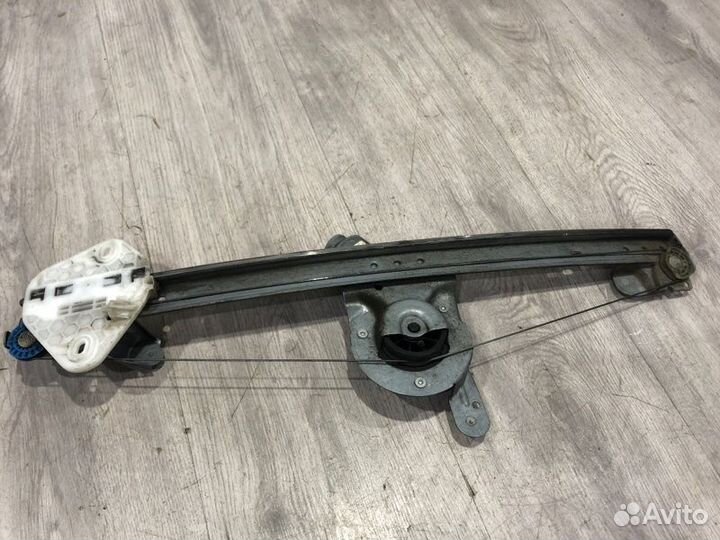 Стеклоподъемник передний левый Renault Logan 1