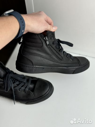 Кроссовки демисезон zara